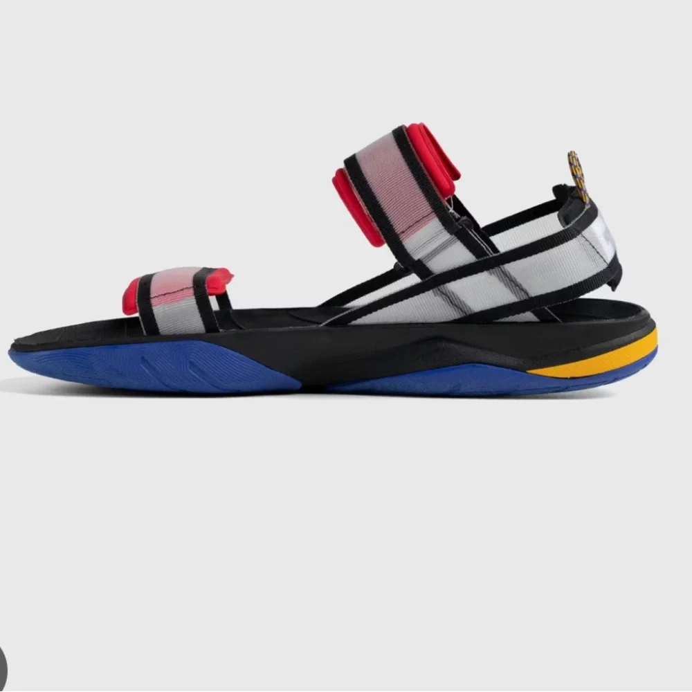 The North Face Men's Skeena Sports Sandal Red/Black Size 11 NWT